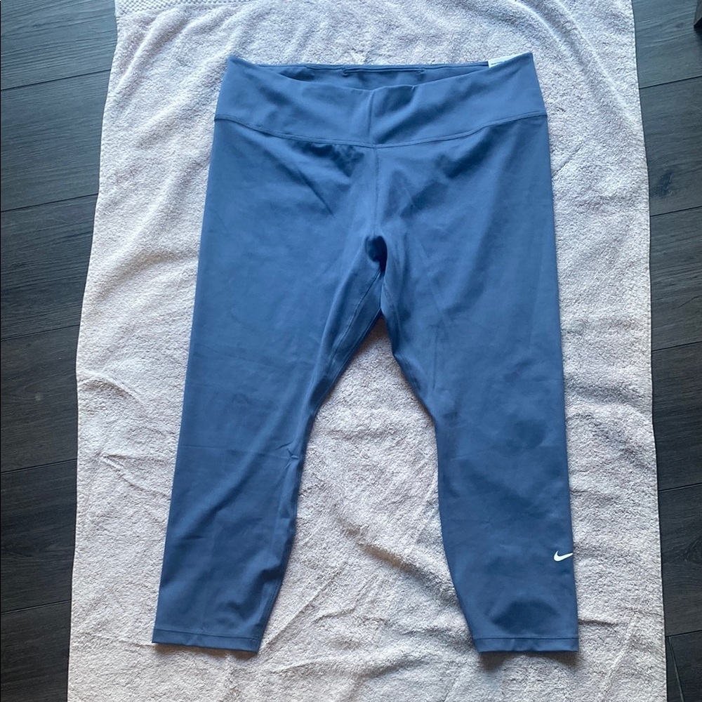 Nike One crop length leggings